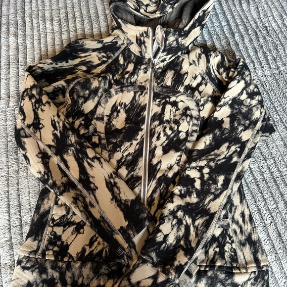 Lululemon Scuba Hoodie - Picture 2 of 2